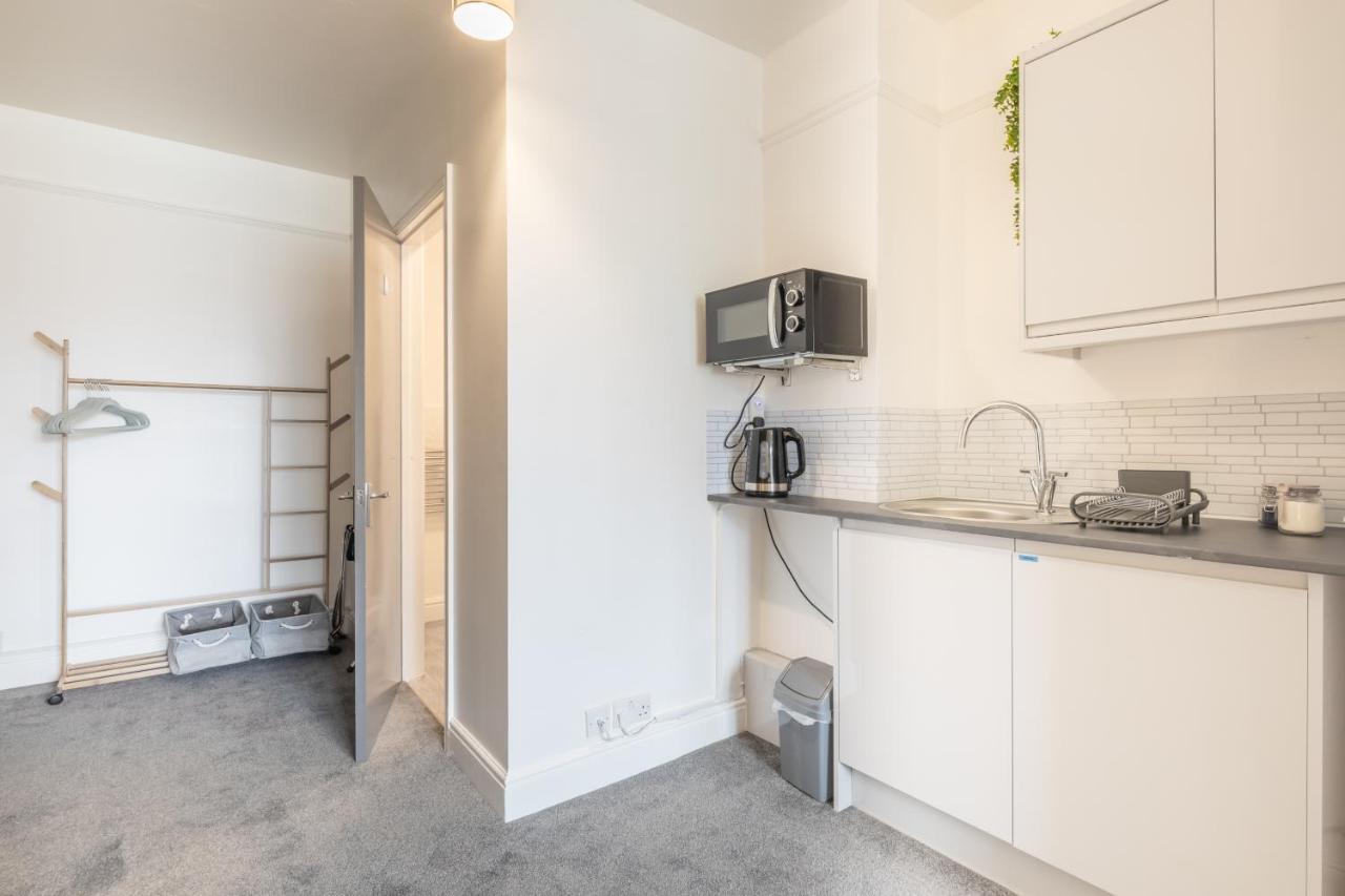 Private Room 5 With Kitchenette By Cb Stays No Minimum Stays Cambridge  Exterior photo