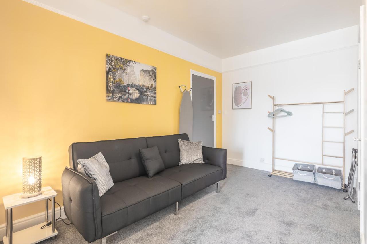 Private Room 5 With Kitchenette By Cb Stays No Minimum Stays Cambridge  Exterior photo